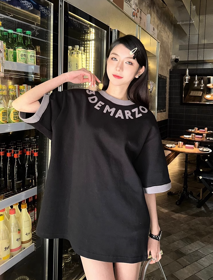 13 DE MARZO HAND-CROCHETED LETTER SHORT SLEEVE