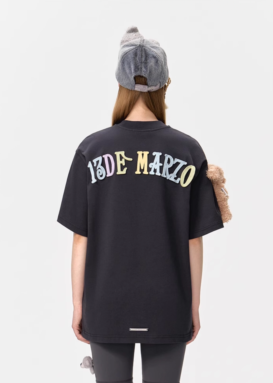 13 DE MARZO MACARON LOGO T-SHIRT