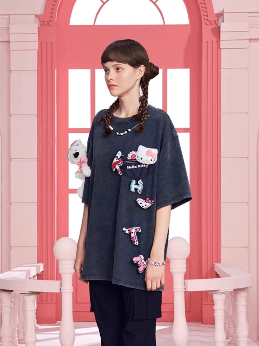 13DE MARZO HELLO KITTY CAKE LETTER WASHED T-SHIRT