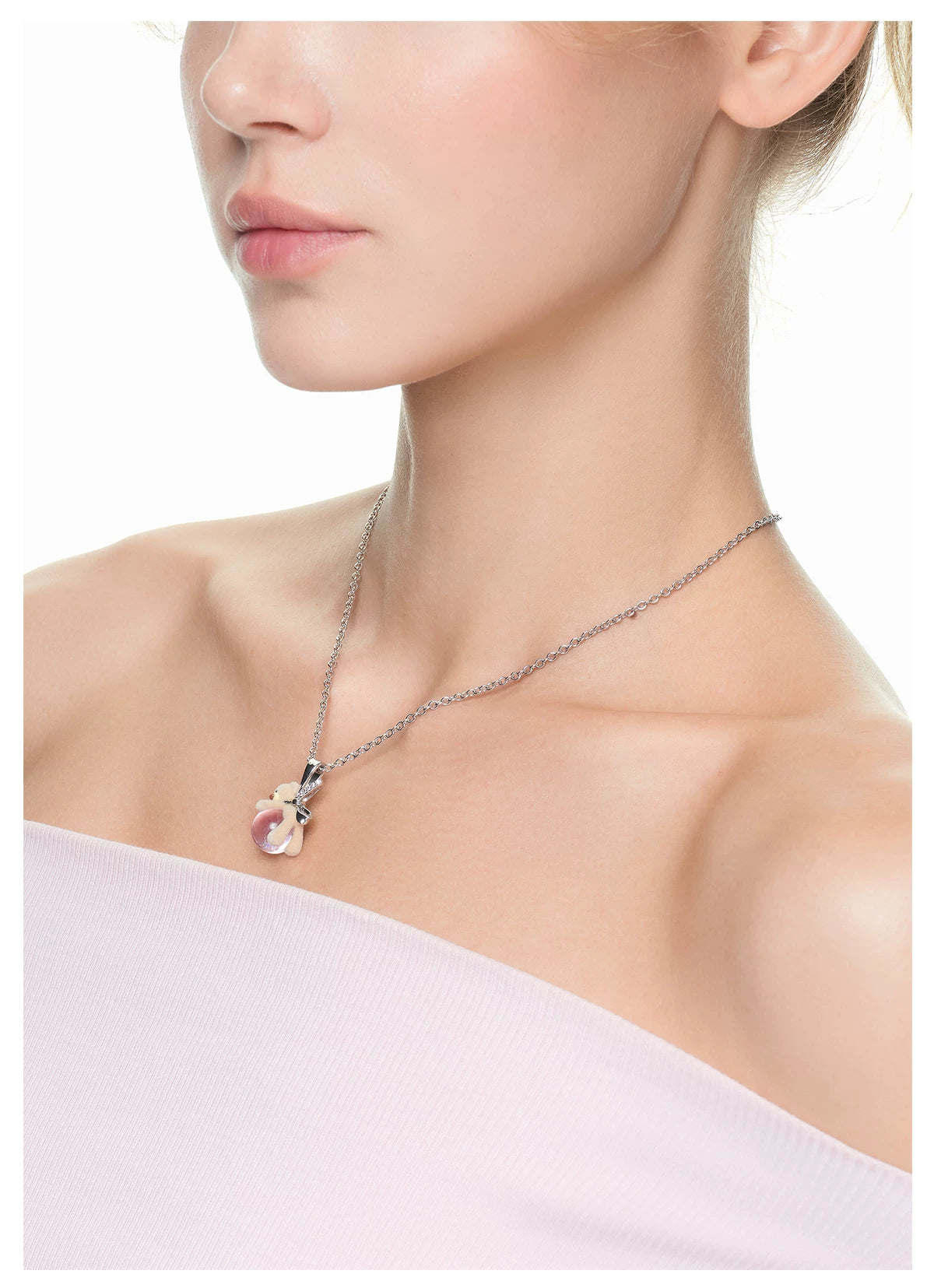 13DE MARZO Bear Hug Pearl Necklace Pink