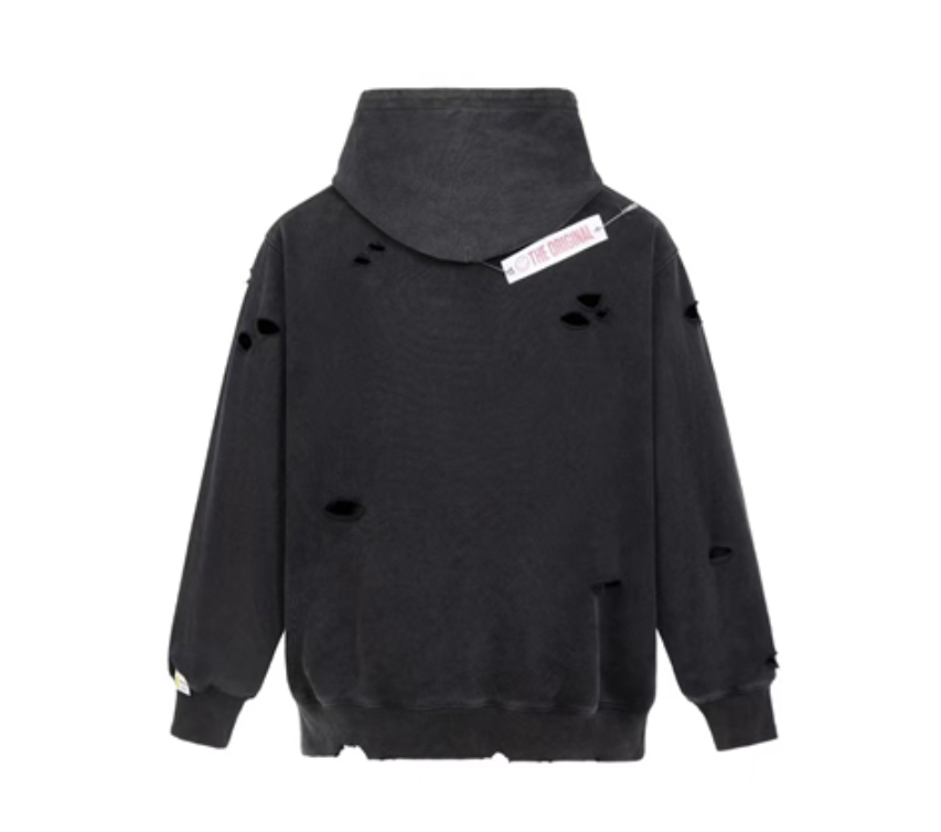 13 DE MARZO BROKEN PIN BADGE BEAR HOODIE BLACK