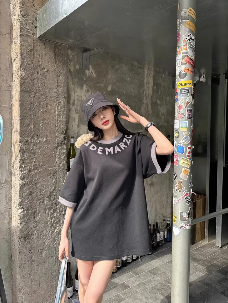 13 DE MARZO HAND-CROCHETED LETTER SHORT SLEEVE