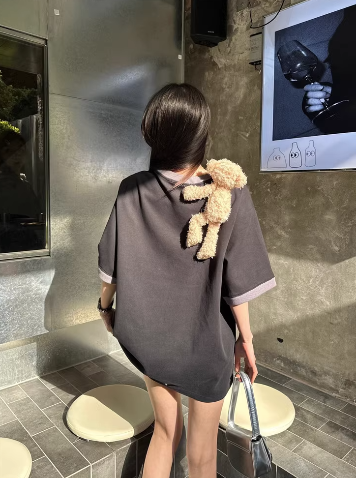 13 DE MARZO HAND-CROCHETED LETTER SHORT SLEEVE