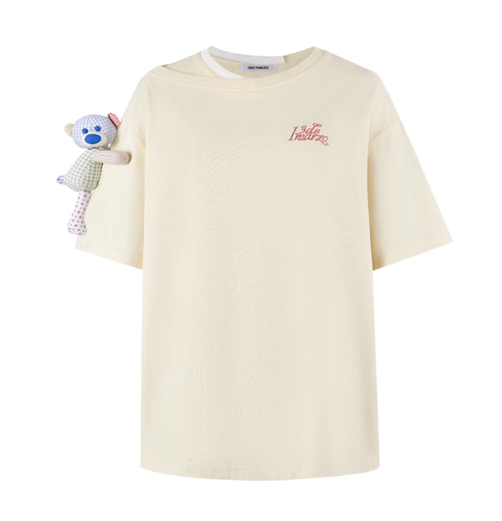 13 DE MARZO MISALIGNED NECKLINE TAPE TEE
