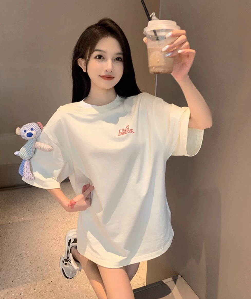 13 DE MARZO MISALIGNED NECKLINE TAPE TEE