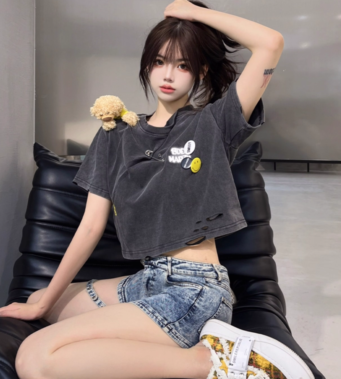 13 DE MARZO SMILEY SERIES PIN SMILEY SHORT SHORT SLEEVE