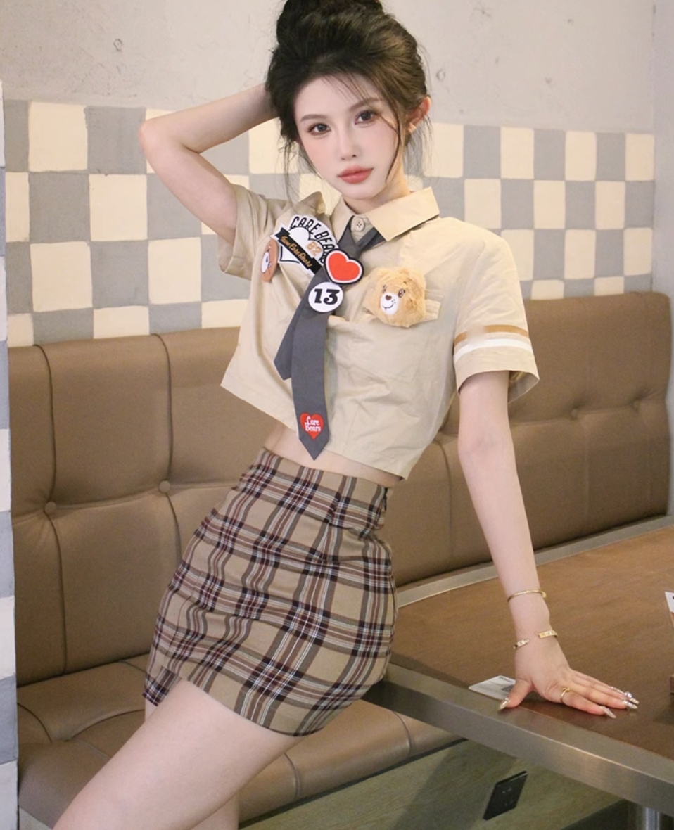 13 DE MARZO RAINBOW BEAR COLLEGE STYLE SHORT-SLEEVED SHIRT