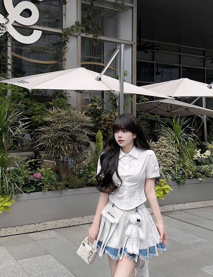 13 DE MARZO BLUE AND WHITE WASH DENIM PLEATED SKIRT