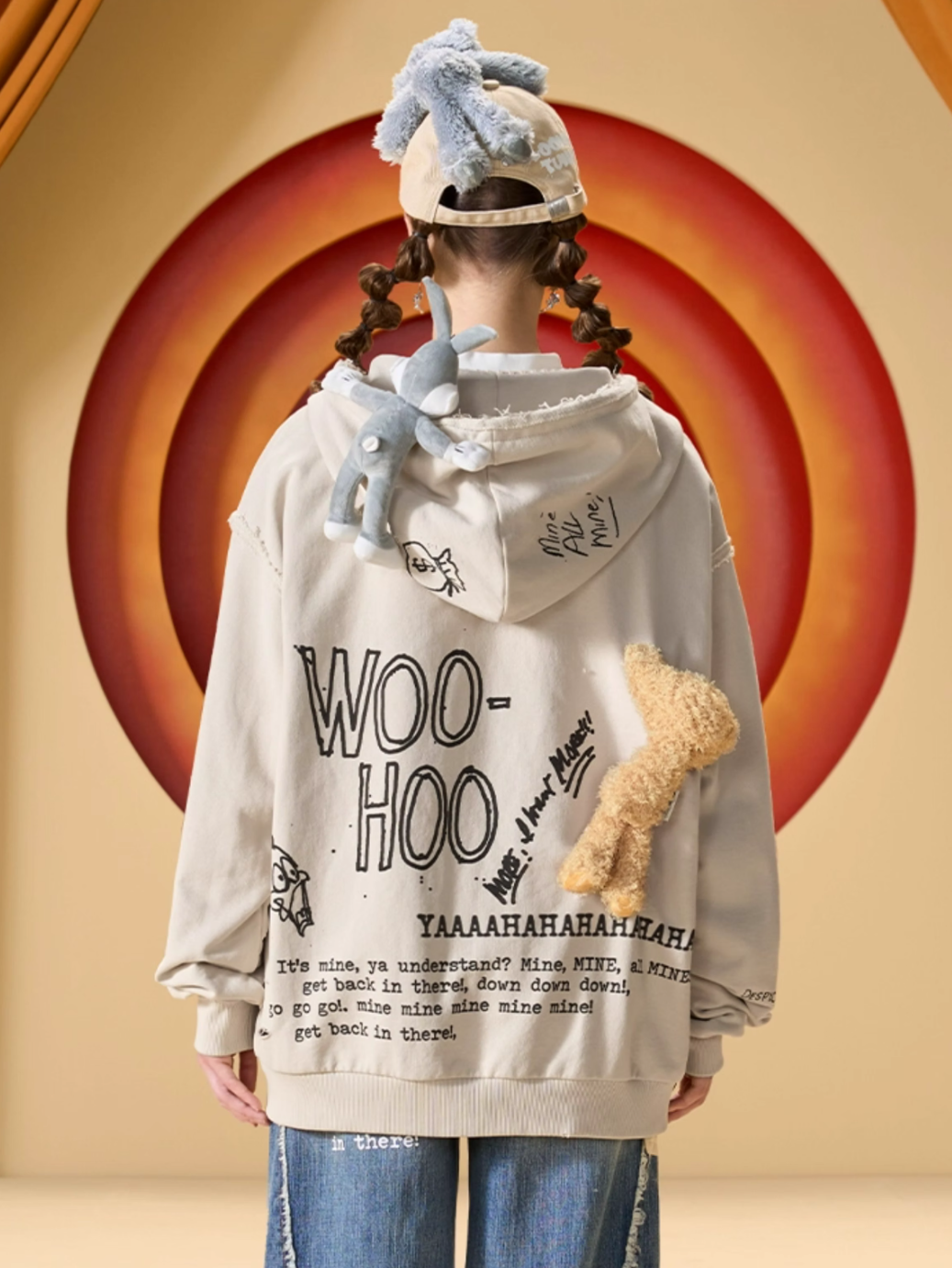 13 DE MARZO LOONEY TUNES DOODLE HOODIE