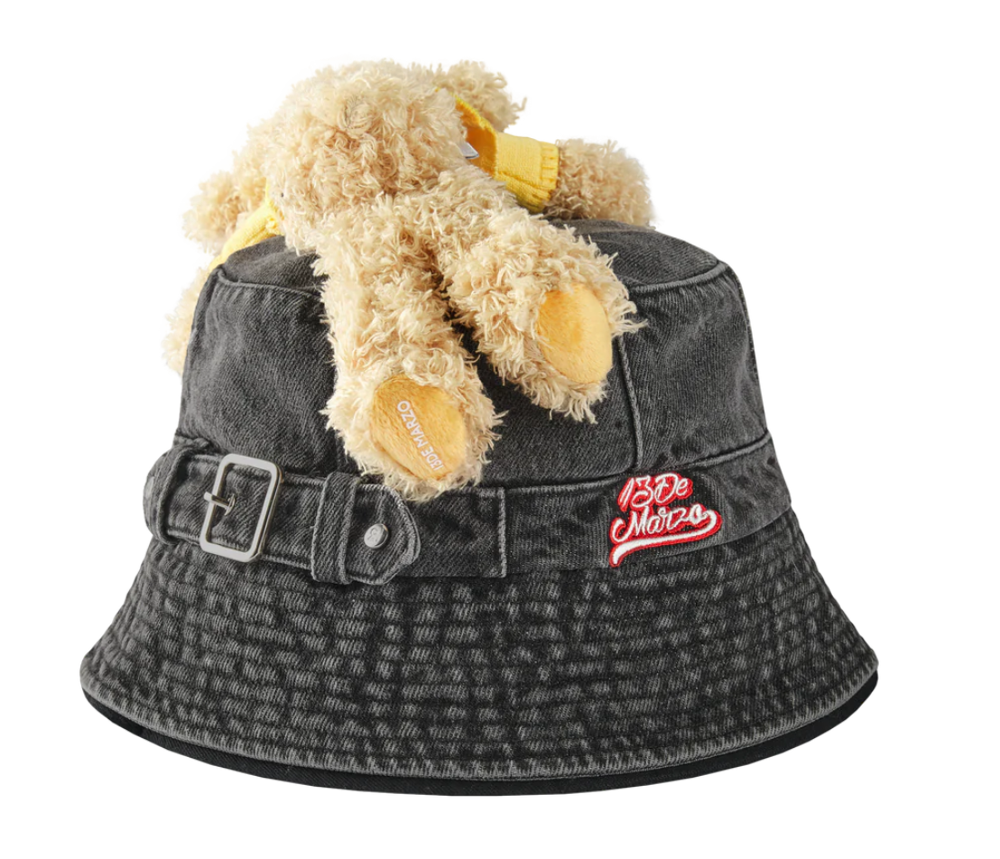 13DE MARZO Lay's Flavor Bear Bucket Hat