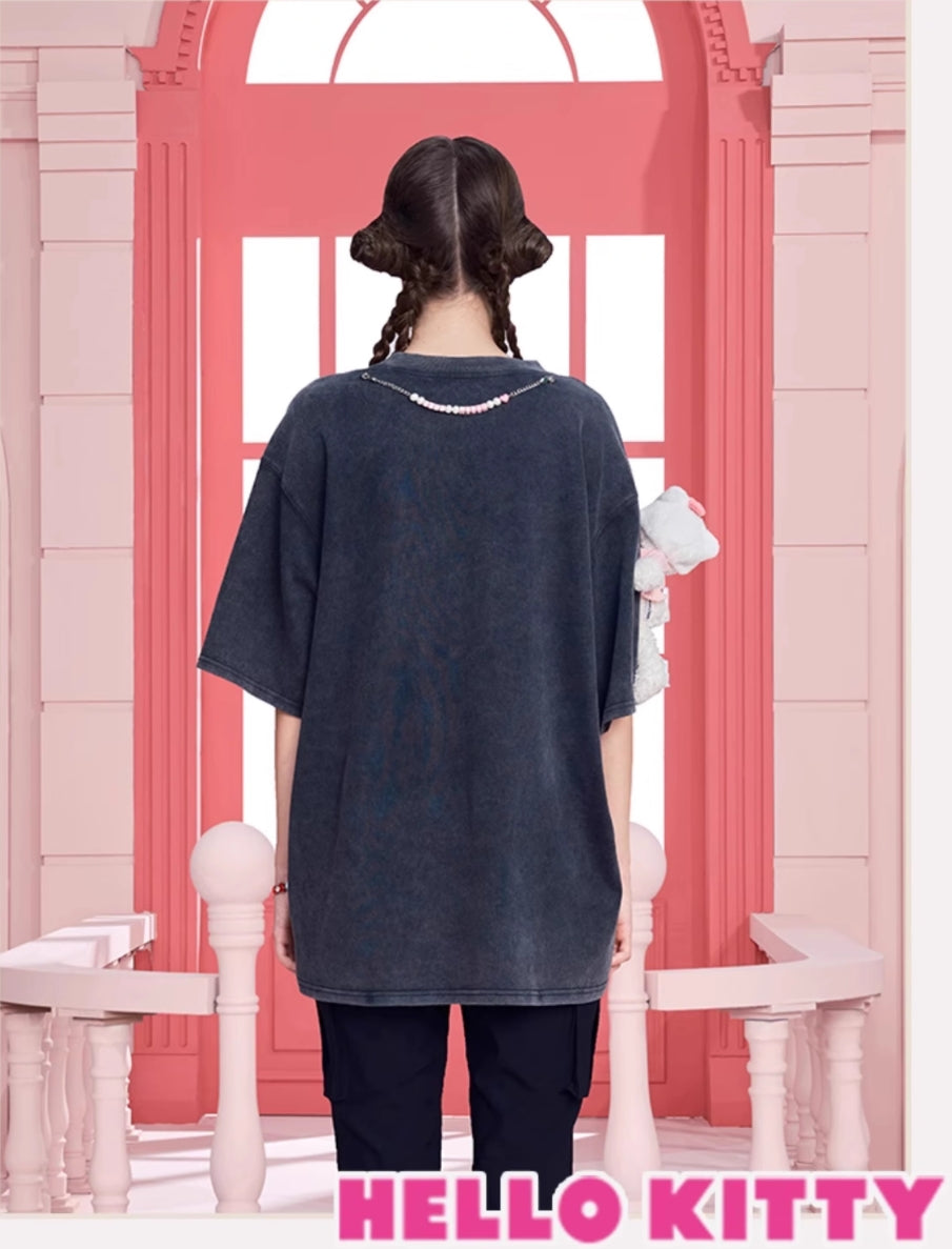 13DE MARZO HELLO KITTY CAKE LETTER WASHED T-SHIRT