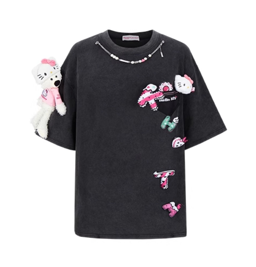 13DE MARZO HELLO KITTY CAKE LETTER WASHED T-SHIRT
