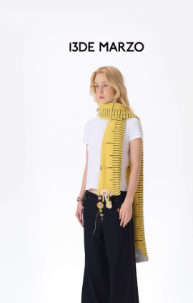 13DE MARZO Tailor Bear Scarf