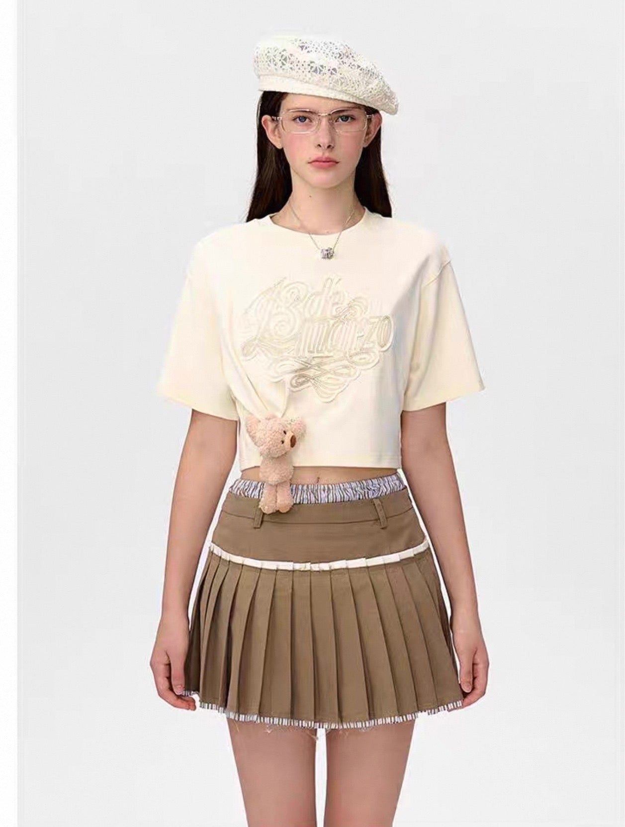 13DE MARZO Bear Logo Patch Top White