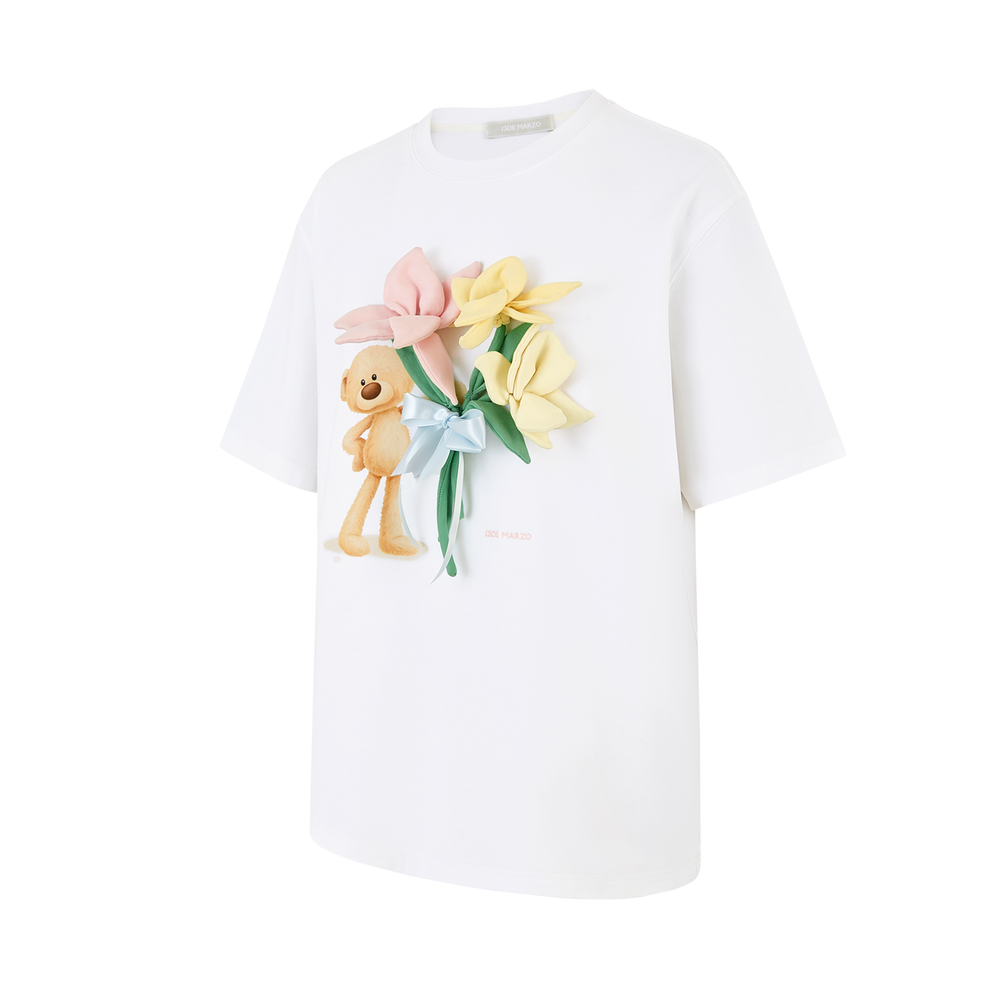 13DE MARZO Bear Offering Flowers 3D T-shirt White