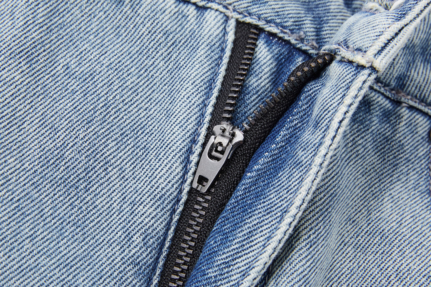 13DE MARZO Broken Bear Hot Jorts Blue