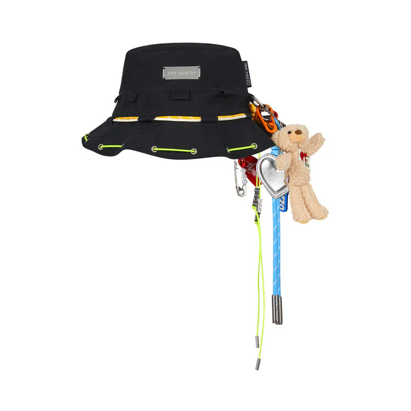 13DE MARZO Maximalist Pendant Bucket Hat Black