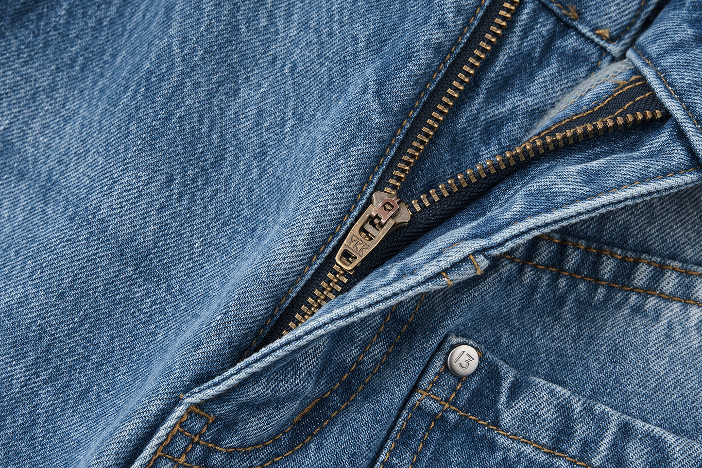 13DE MARZO Doozoo Bear Sketch Print Jeans Blue
