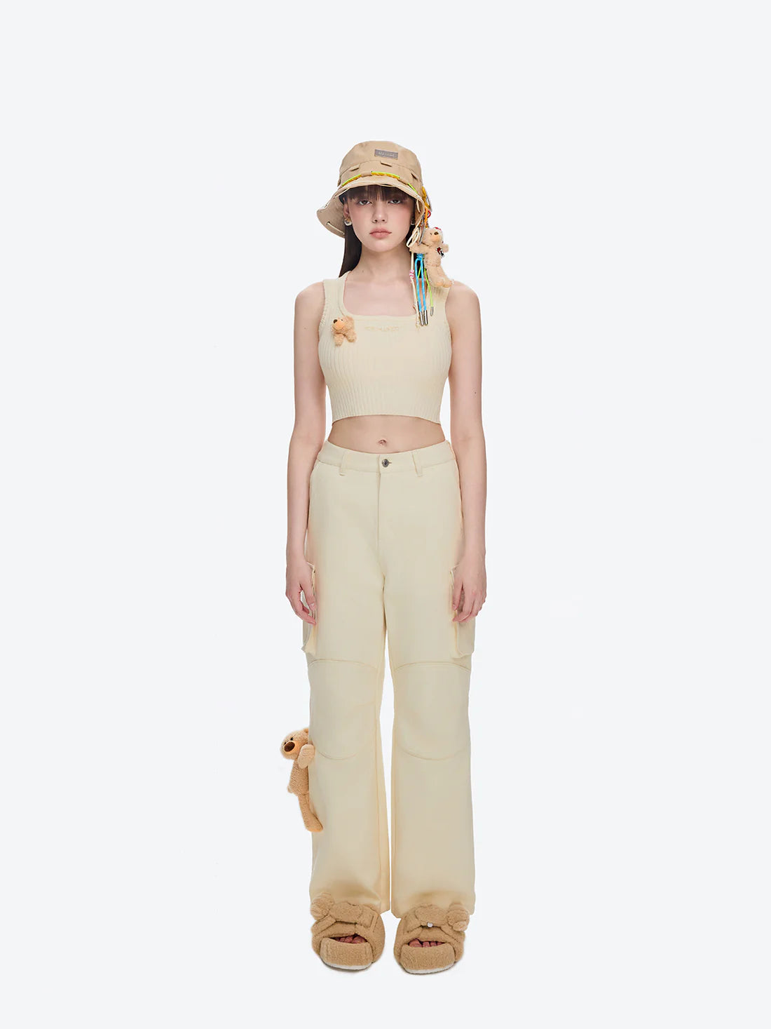 13DE MARZO Maximalist Pendant Bucket Hat Khaki
