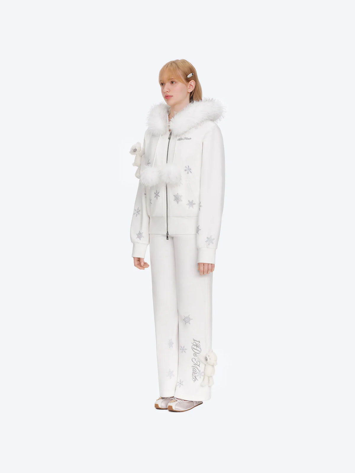 13DE MARZO Shimmer Snow Bear Zip Hoodie White