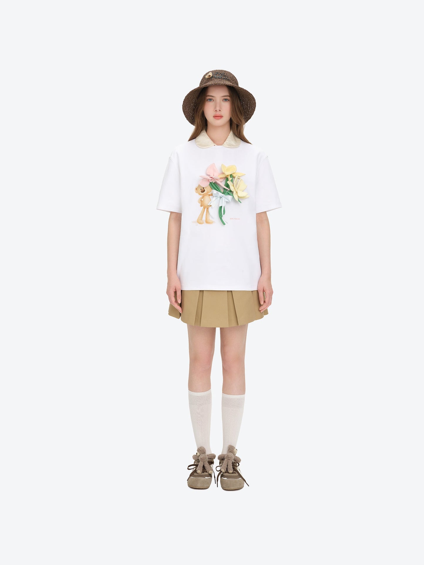 13DE MARZO Bear Offering Flowers 3D T-shirt White