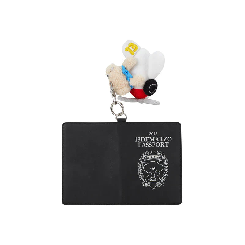 13DE MARZO Pilot Bear Passport Holder