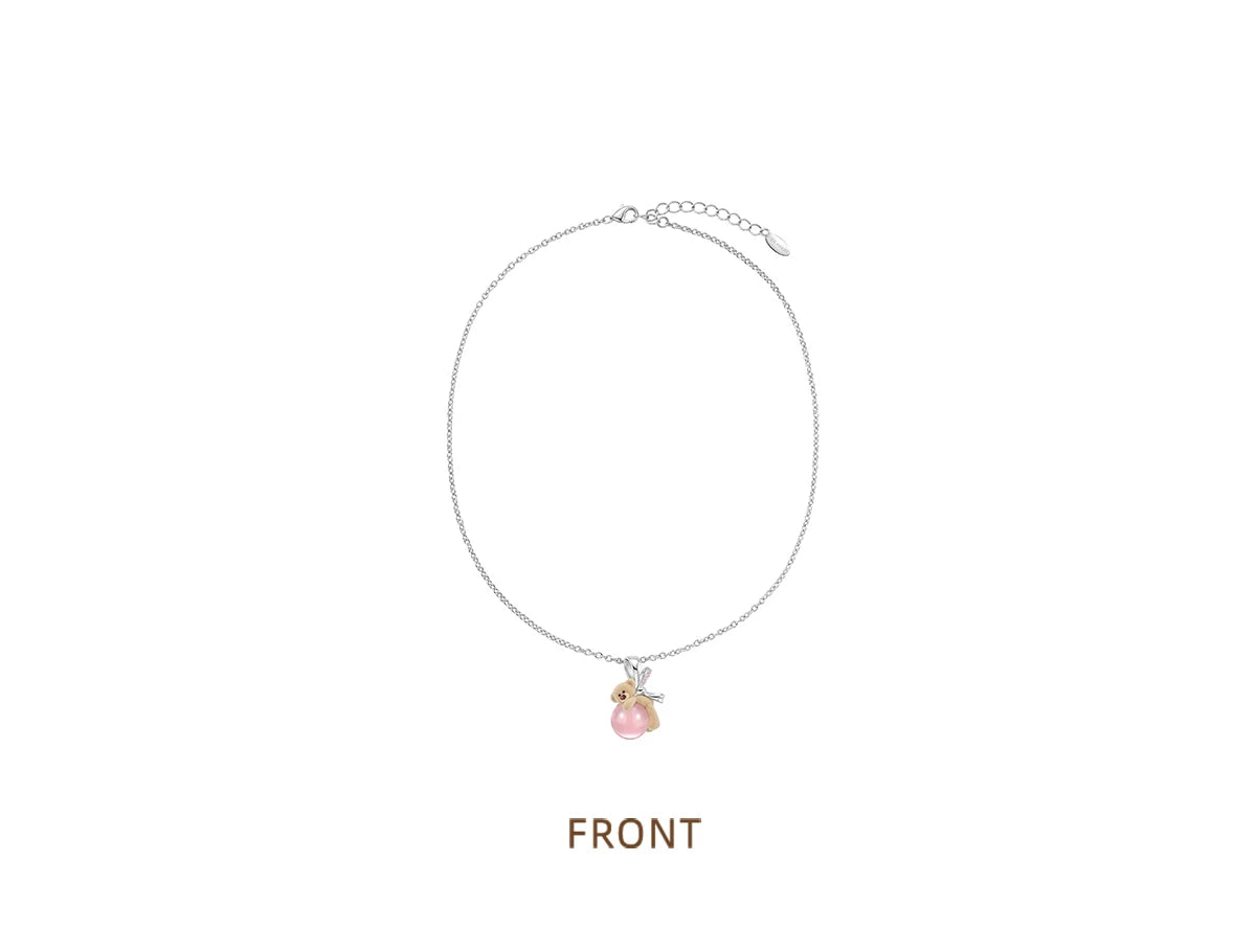 13DE MARZO Bear Hug Pearl Necklace Pink