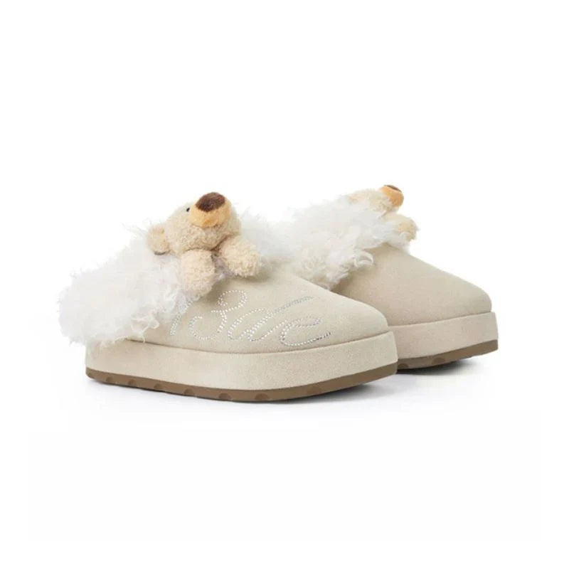13DE MARZO Logo Fuzzy Snow Slippers Beige