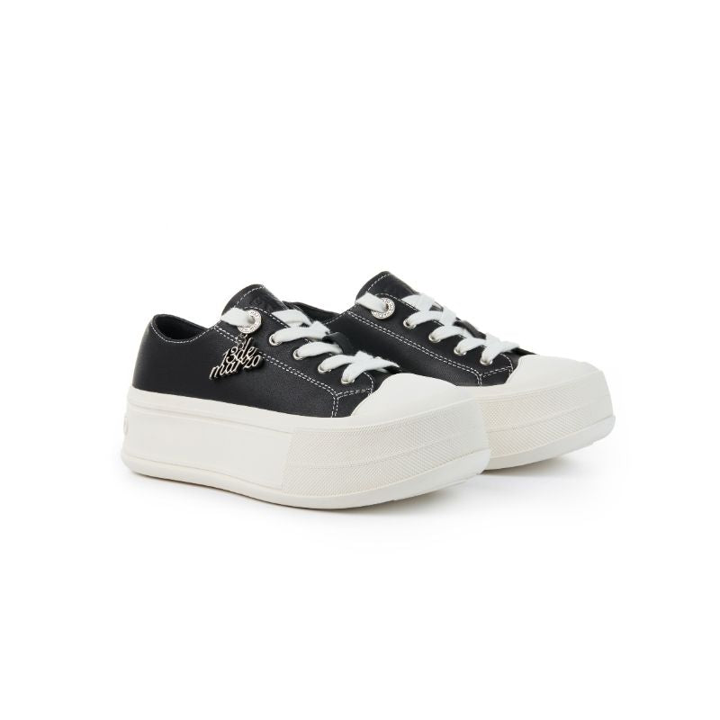 13DE MARZO Digital Logo Sneakers Black